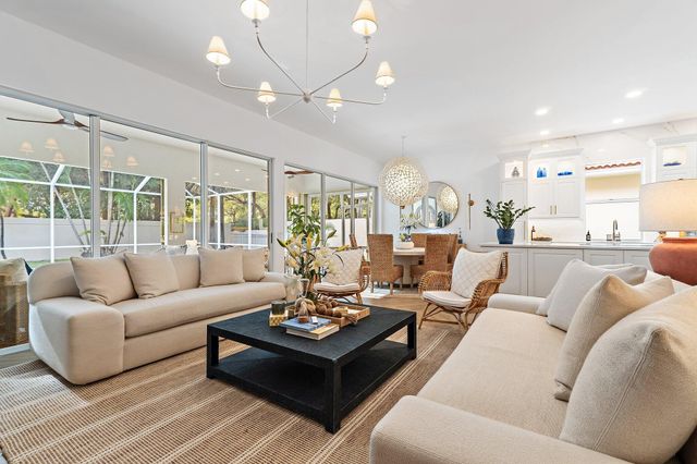 231 E Tall Oaks Circle, Palm Beach Gardens, FL 33410