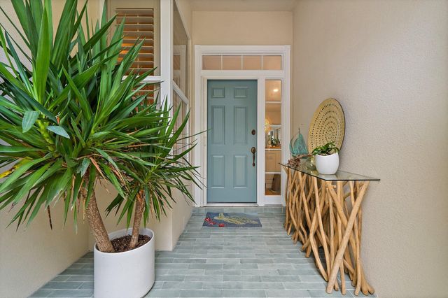 231 E Tall Oaks Circle, Palm Beach Gardens, FL 33410