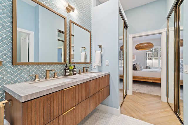 231 E Tall Oaks Circle, Palm Beach Gardens, FL 33410