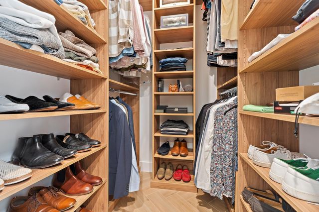 231 E Tall Oaks Circle, Palm Beach Gardens, FL 33410