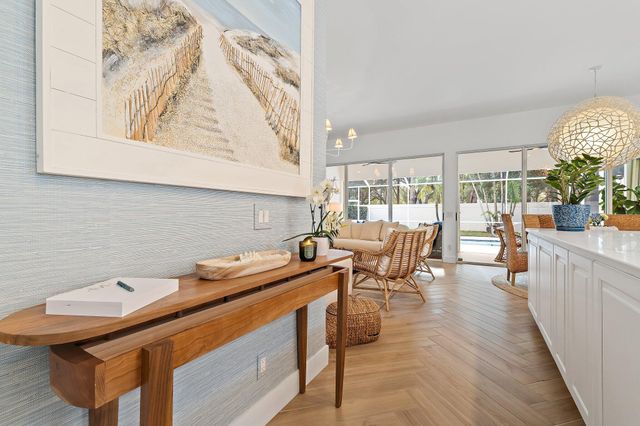 231 E Tall Oaks Circle, Palm Beach Gardens, FL 33410