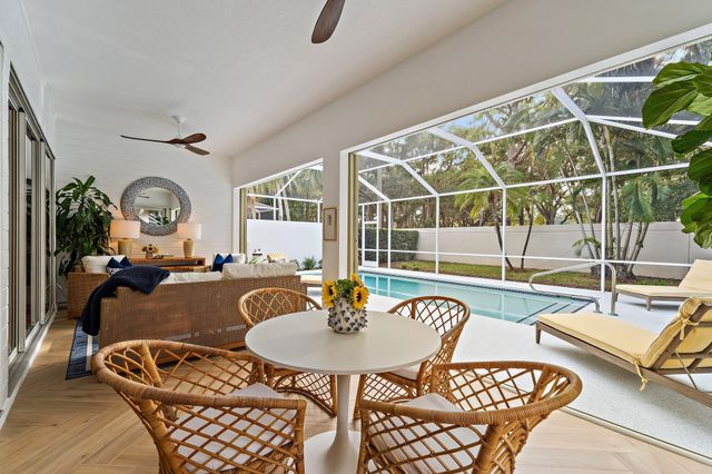 231 E Tall Oaks Circle, Palm Beach Gardens, FL 33410