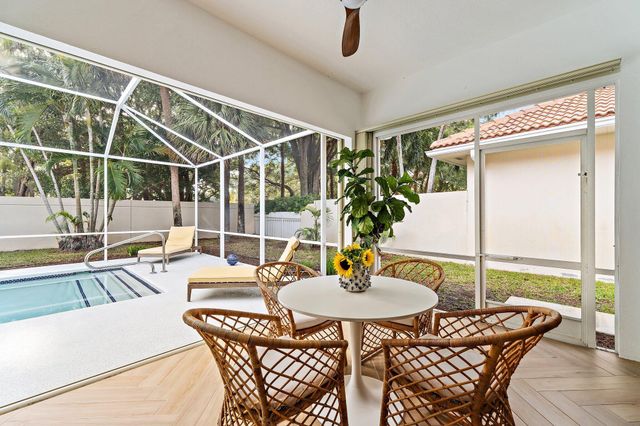 231 E Tall Oaks Circle, Palm Beach Gardens, FL 33410