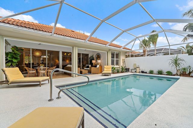 231 E Tall Oaks Circle, Palm Beach Gardens, FL 33410