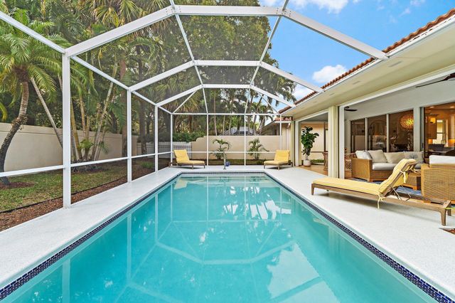 231 E Tall Oaks Circle, Palm Beach Gardens, FL 33410