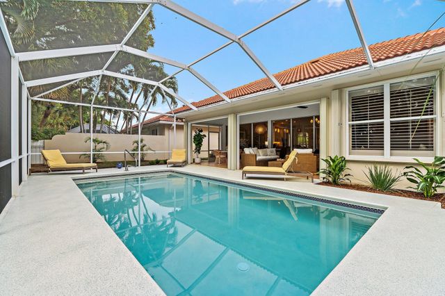 231 E Tall Oaks Circle, Palm Beach Gardens, FL 33410