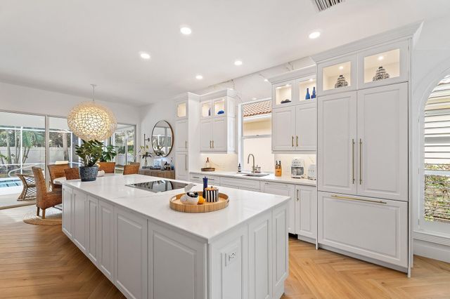 231 E Tall Oaks Circle, Palm Beach Gardens, FL 33410