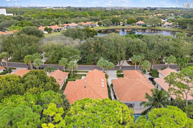 231 E Tall Oaks Circle, Palm Beach Gardens, FL 33410
