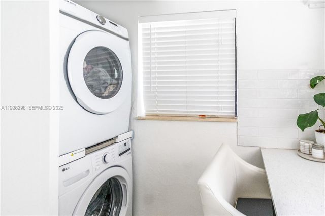 5300 NW 1st Ave, Oakland Park, FL 33309