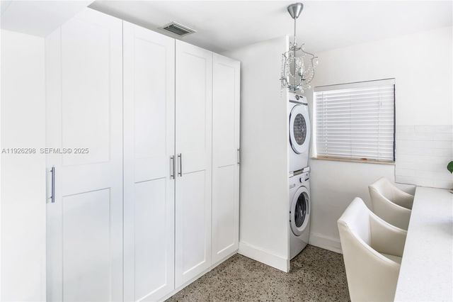 5300 NW 1st Ave, Oakland Park, FL 33309