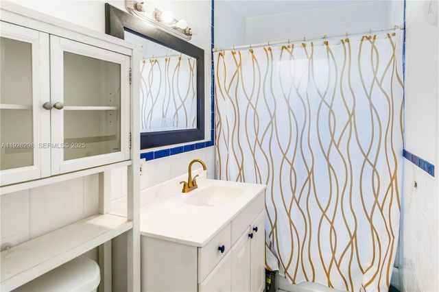 5300 NW 1st Ave, Oakland Park, FL 33309