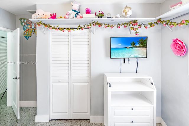 5300 NW 1st Ave, Oakland Park, FL 33309