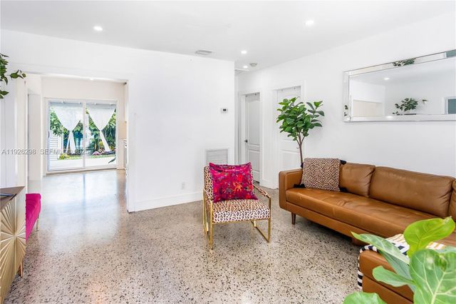 5300 NW 1st Ave, Oakland Park, FL 33309