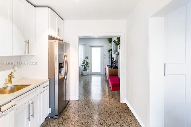 5300 NW 1st Ave, Oakland Park, FL 33309