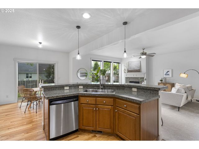 1358 Se 68TH Ave, Hillsboro, OR 97123
