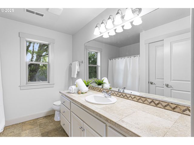 1358 Se 68TH Ave, Hillsboro, OR 97123