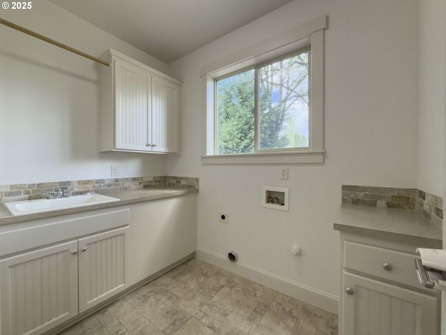 1358 Se 68TH Ave, Hillsboro, OR 97123