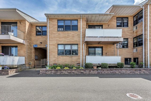 12 Florence Avenue 29A, Freeport, NY 11520