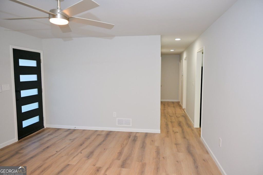 586 E Glochester Place NW, Norcross, GA 30071 — photo 3