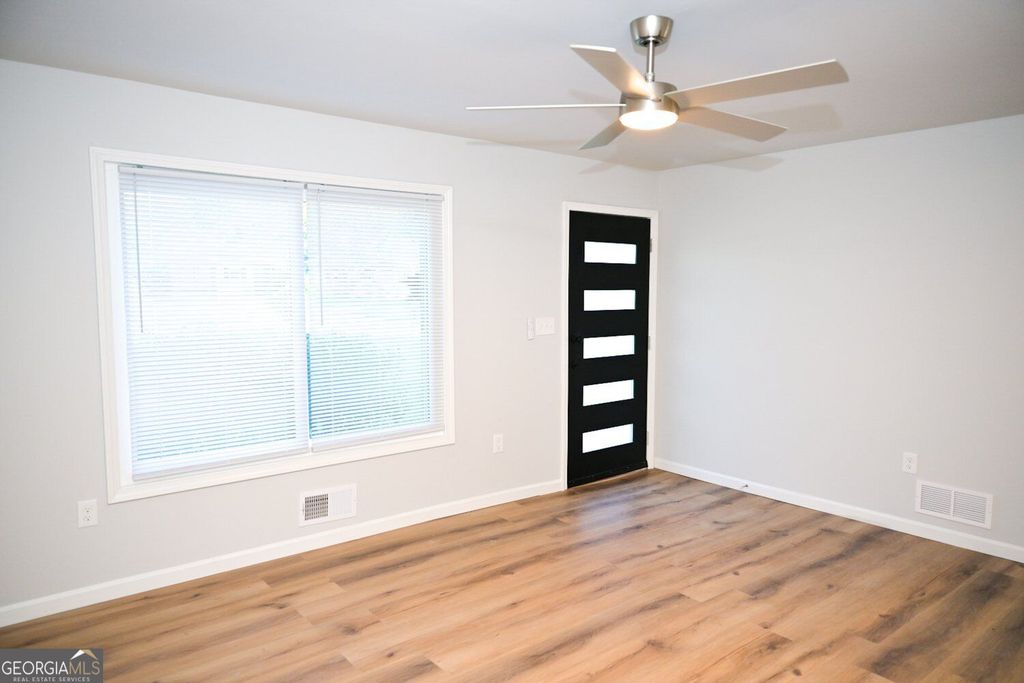 586 E Glochester Place NW, Norcross, GA 30071 — photo 4