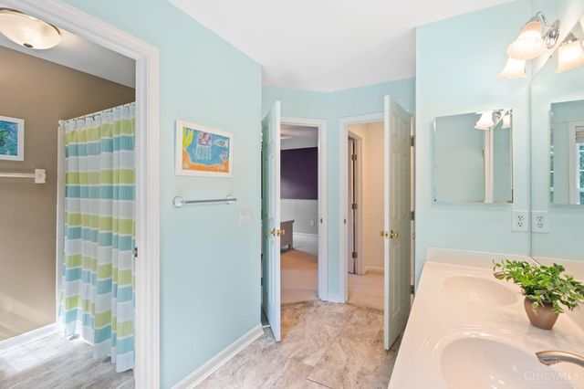 4319 Serpentine Way, Mason, OH 45040