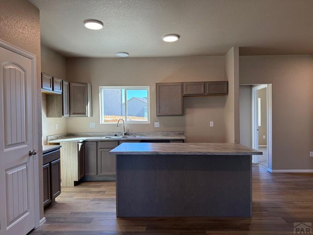 2310 Starboard Ln, Pueblo, CO 81008