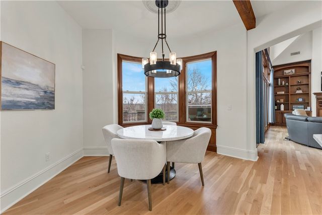 10333 Falcon Crest Drive, Lowell, AR 72745