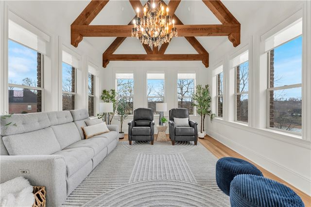 10333 Falcon Crest Drive, Lowell, AR 72745