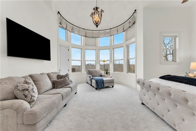 10333 Falcon Crest Drive, Lowell, AR 72745