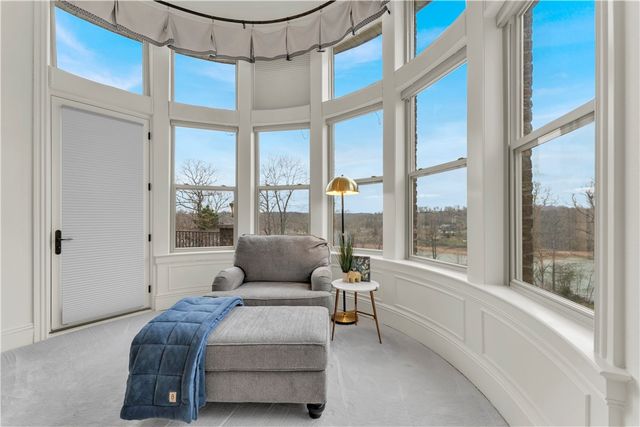 10333 Falcon Crest Drive, Lowell, AR 72745