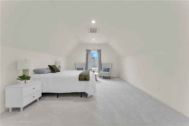 10333 Falcon Crest Drive, Lowell, AR 72745