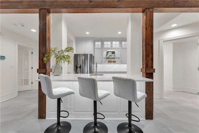 10333 Falcon Crest Drive, Lowell, AR 72745