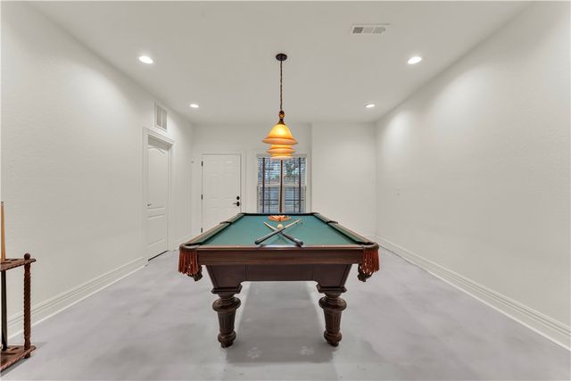 10333 Falcon Crest Drive, Lowell, AR 72745