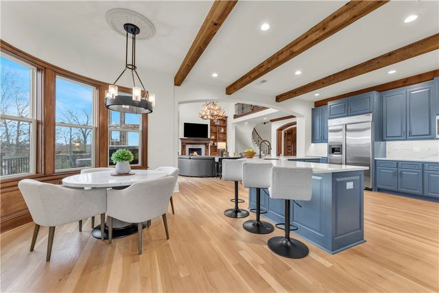 10333 Falcon Crest Drive, Lowell, AR 72745