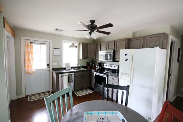 6128 M 63 N, Coloma, MI 49038