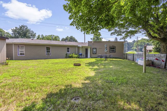 6128 M 63 N, Coloma, MI 49038