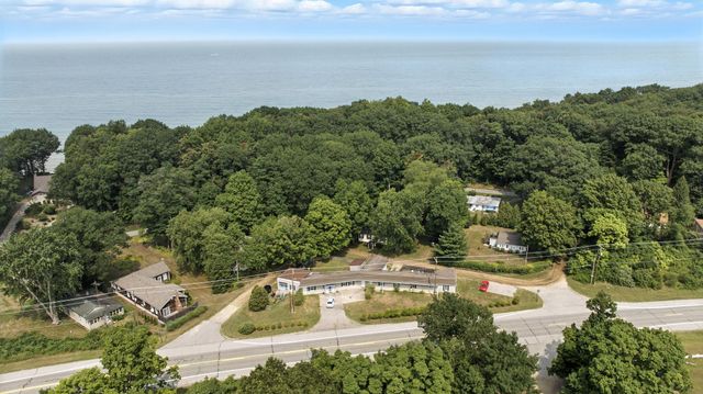 6128 M 63 N, Coloma, MI 49038