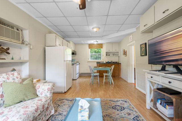 6128 M 63 N, Coloma, MI 49038