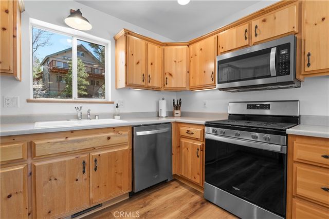 43888 Yosemite Drive, Big Bear Lake, CA 92315