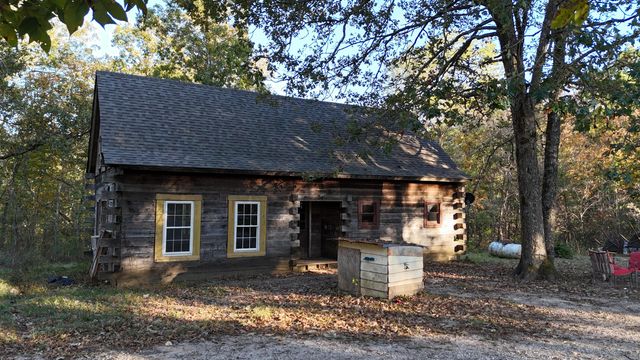 659 Rr 63 Box 659, Cabool, MO 65689