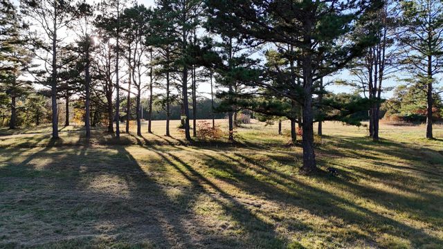 659 Rr 63 Box 659, Cabool, MO 65689