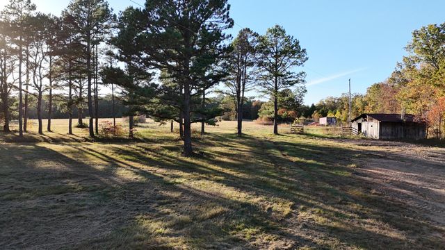 659 Rr 63 Box 659, Cabool, MO 65689