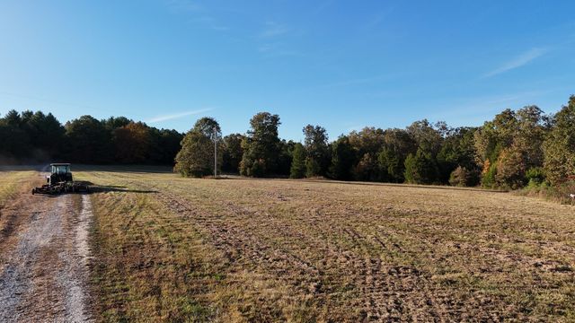 659 Rr 63 Box 659, Cabool, MO 65689