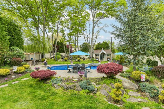 106 Morewood Drive, Smithtown, NY 11787