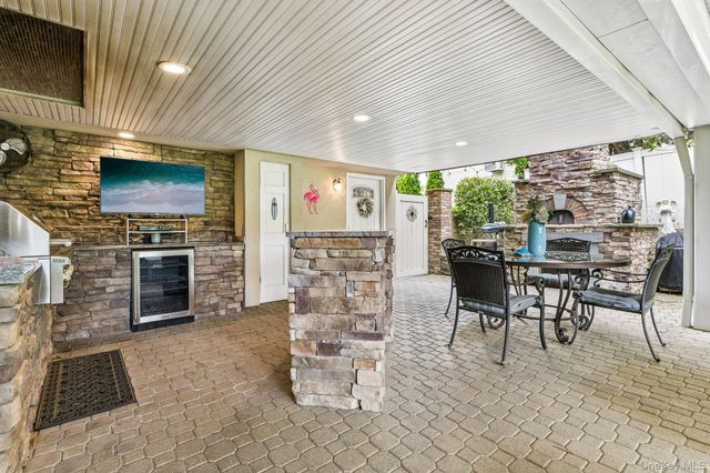 106 Morewood Drive, Smithtown, NY 11787