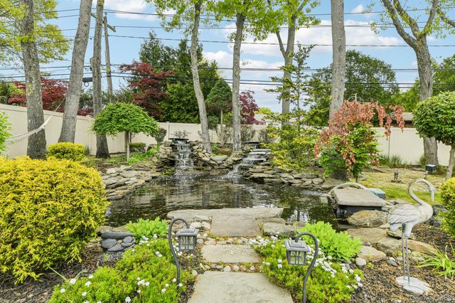 106 Morewood Drive, Smithtown, NY 11787