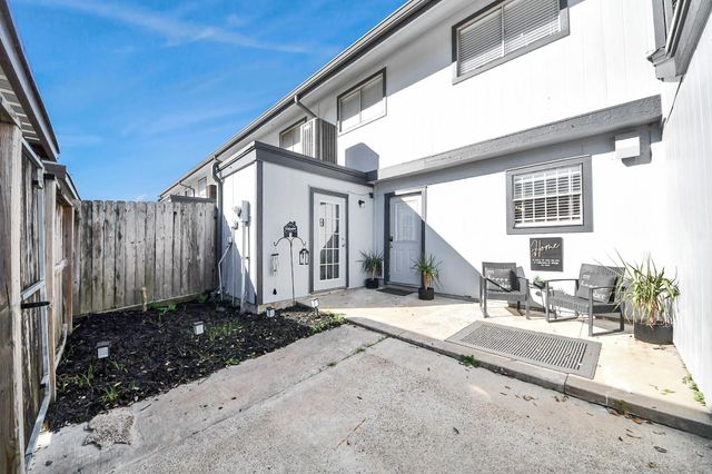 5825 Village Forest Court, Houston, TX 77092