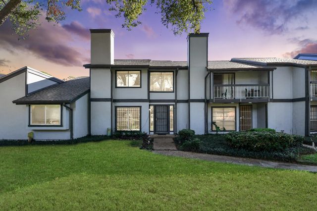 5825 Village Forest Court, Houston, TX 77092