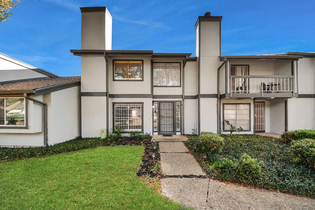 5825 Village Forest Court, Houston, TX 77092