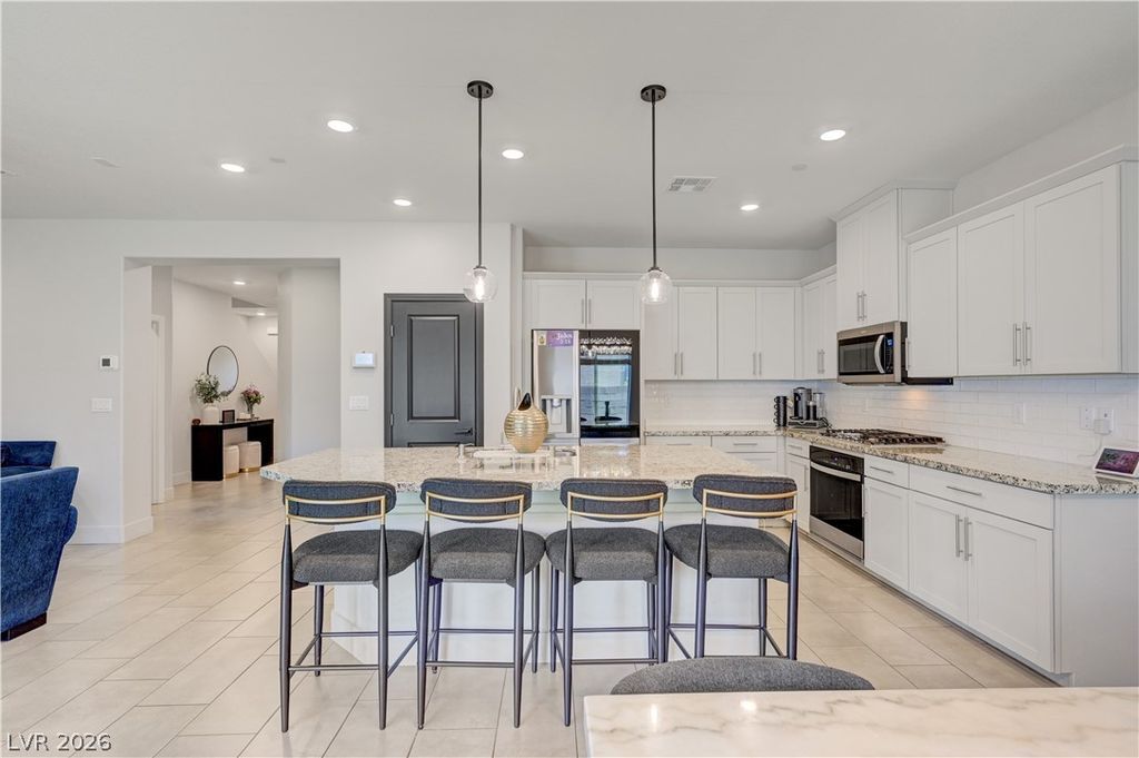 10760 Hickam Avenue, Las Vegas, NV 89129 — photo 4